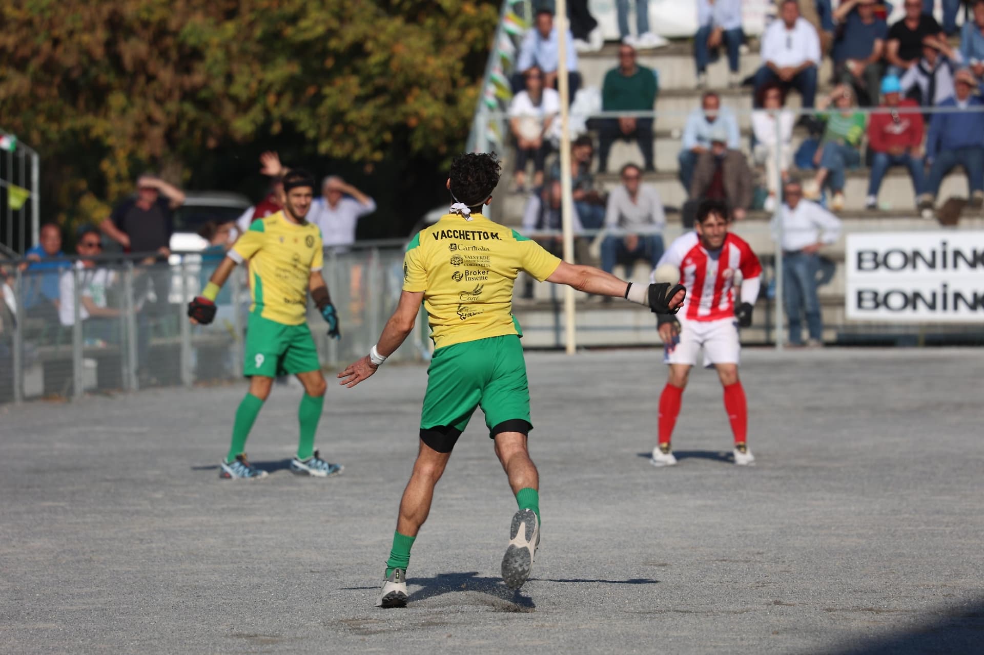 Una storia che continua. Dal Monferrato all’Albese l’eternità del “balon”.